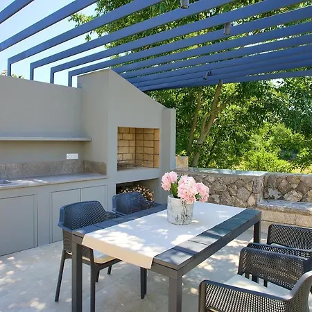 Сasa de vacaciones Family Friendly House With A Swimming Pool Bajcici, Krk - 19311 *
